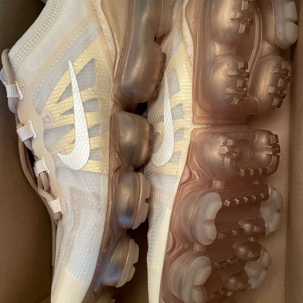 Nike Air VaporMax Beige Sneakers